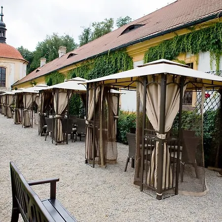 Apartament Zamek Jemniste Postupice